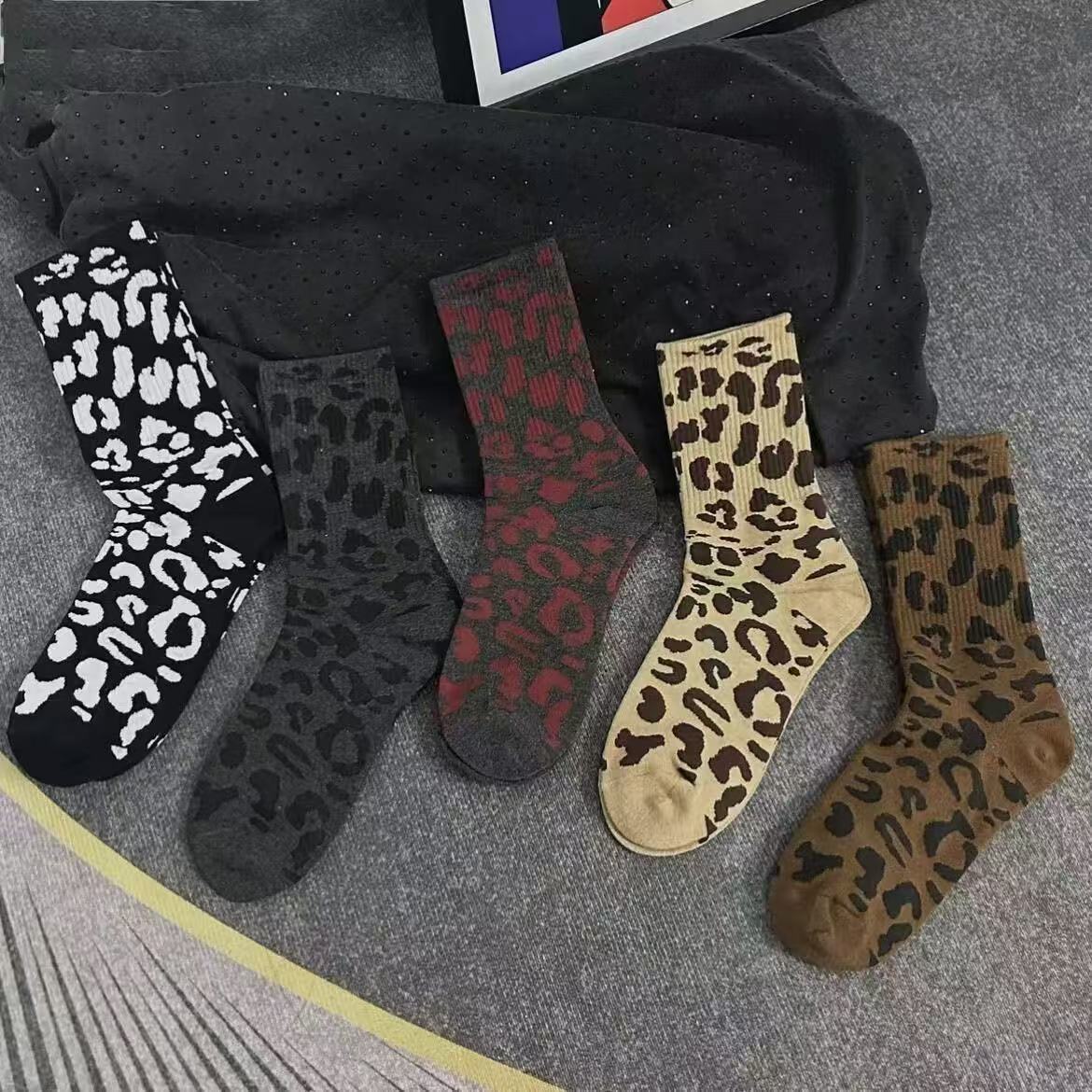 6 Pairs Women's Casual Socks - Retro Leopard Print in Various Colors, Machine Washable, Stylish & Eye-Catching for Parties, Dates & Casual Attire, Cute Socks