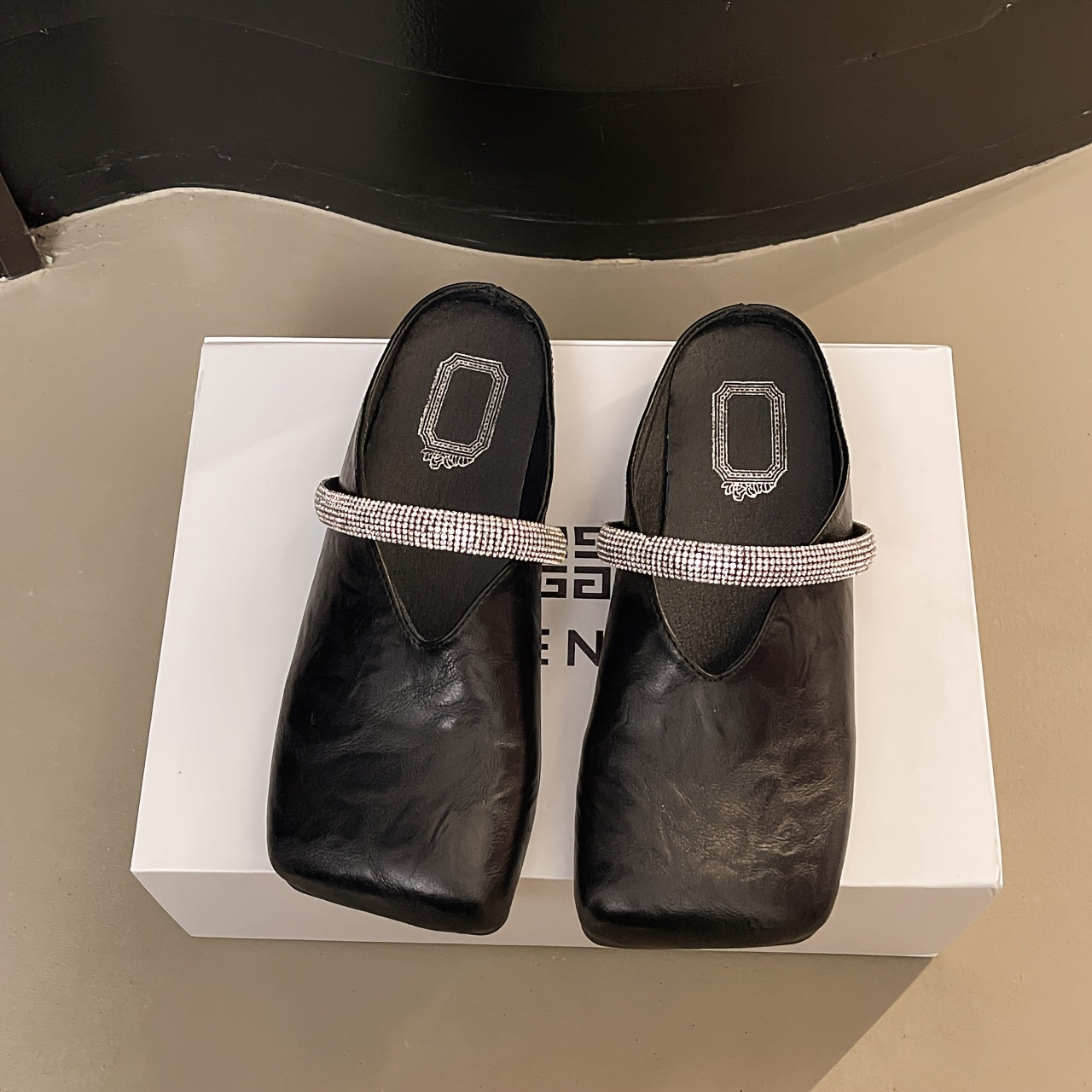 Women's Elegant Slip-On Slippers with Shiny Decoration- Soft Synthetic Fiber Outer Layer, Cushioned Inner Pad and Non-Slip PU Sole- Comfortable for Summer Indoor\u002FOutdoor Home, Office, Hotel Use, Cute Closed-Toe Slippers with Decorative Design and S