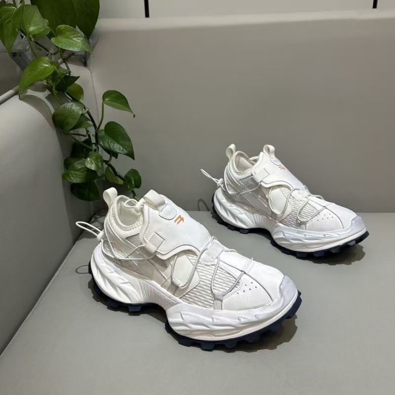 Design Sense New Trend Men'S Shoes Fashion Casual Everything Super Soft Thick Sole Paris Breathable Daddy Sneakers